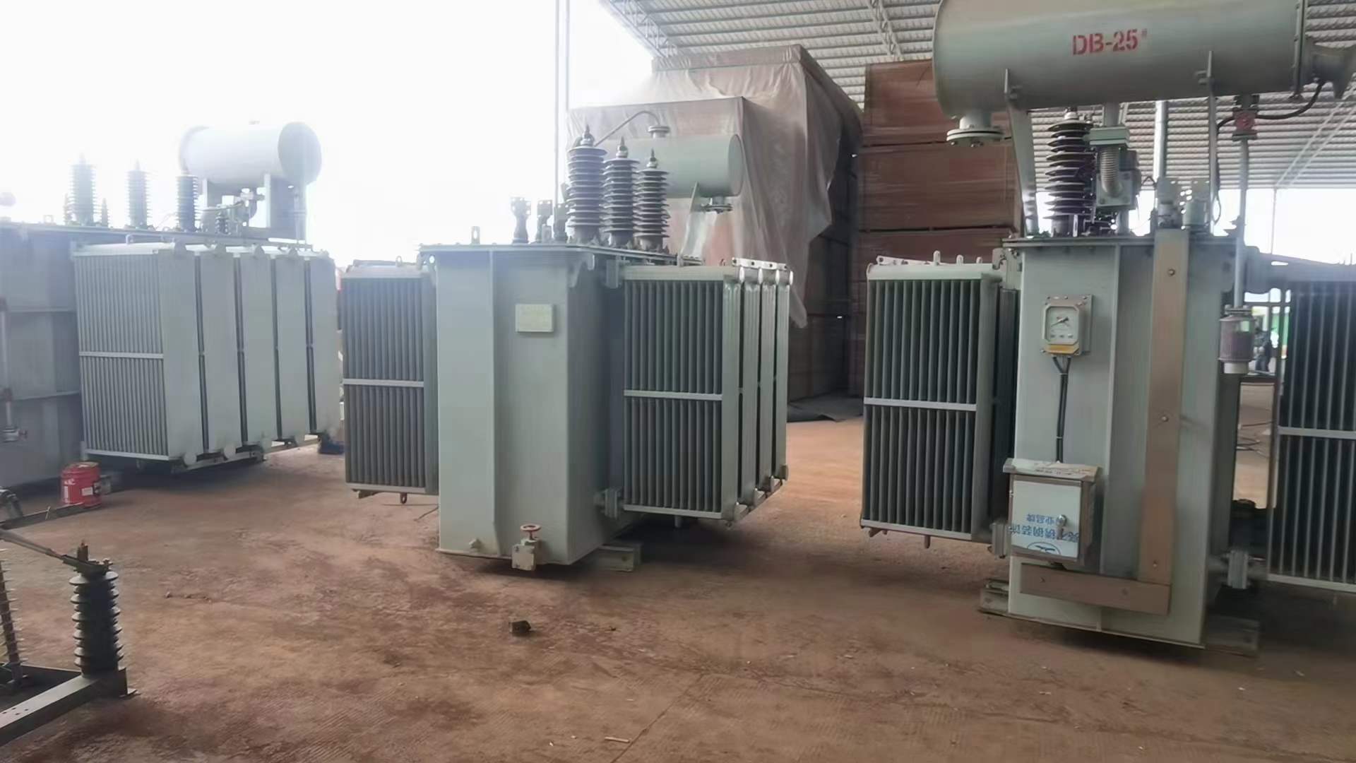 售8000KVA-35变10.5/1台，3150KVA-35变0.4/2台，包铜芯！
