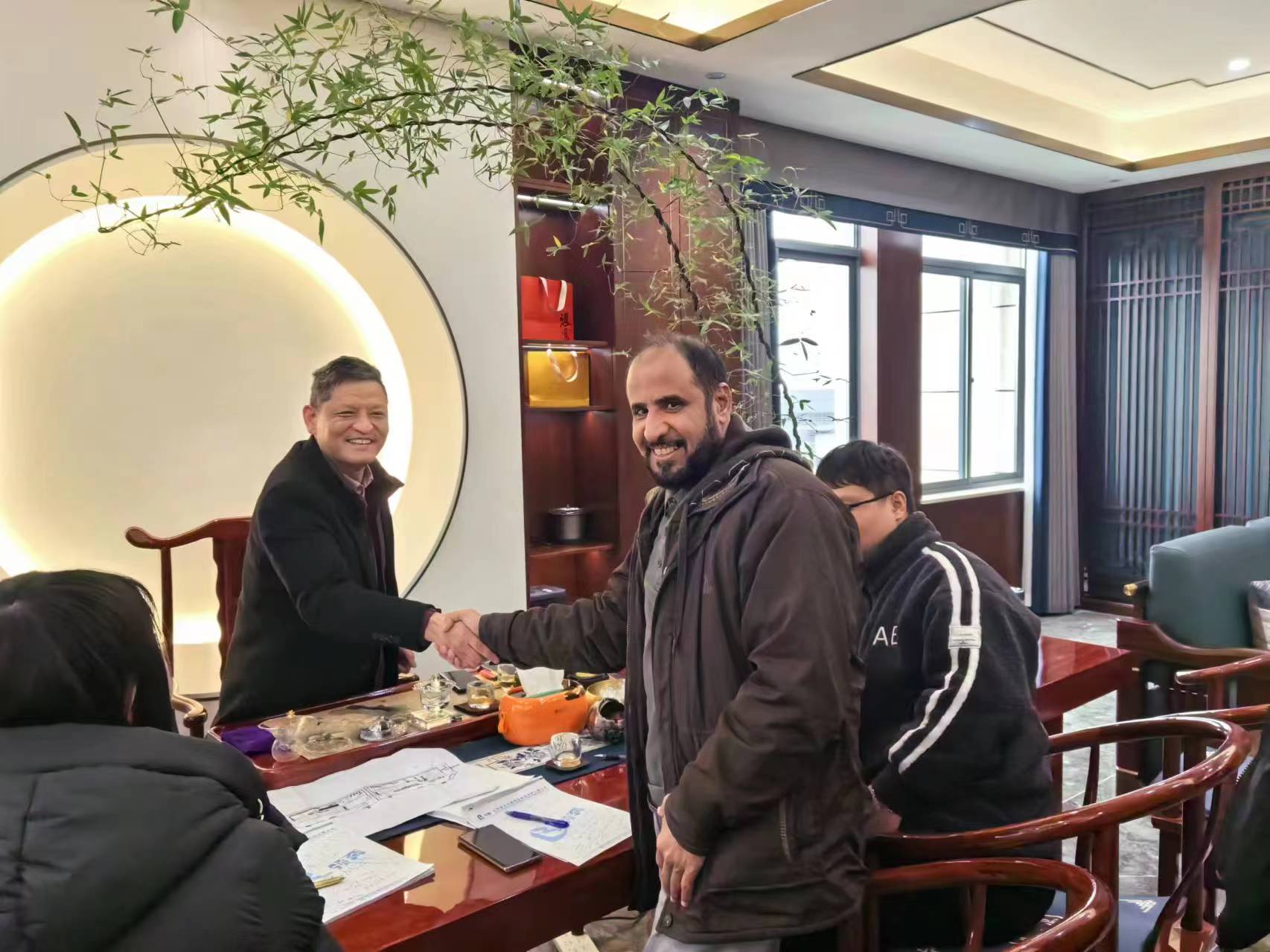 领奔机械装备制造集团热烈欢迎沙特阿拉伯客户朋友来访业务洽谈~