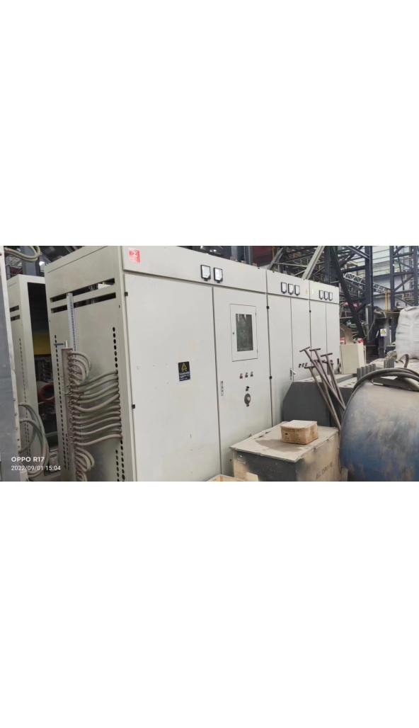 领奔机械售上海兆力8吨加大节能中频炉两机三炉头全套、9成新的设备！