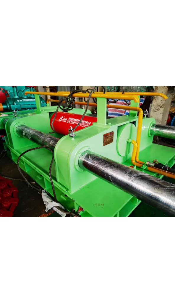 领奔机械售400吨推钢机：1台！