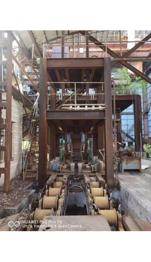 求购R4.5-5.25M弧二机二流连铸机：1套，要求设备完整齐全，成色佳！