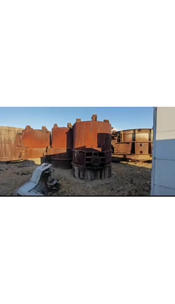 售20吨电弧炉/2套，配套29吨精炼炉/1套，设备齐全！欲购从速，热线：19955358888.李。