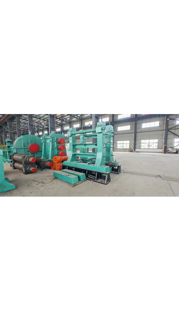 售∮520三辊轴承开坯机：1套，看上的朋友请联系。